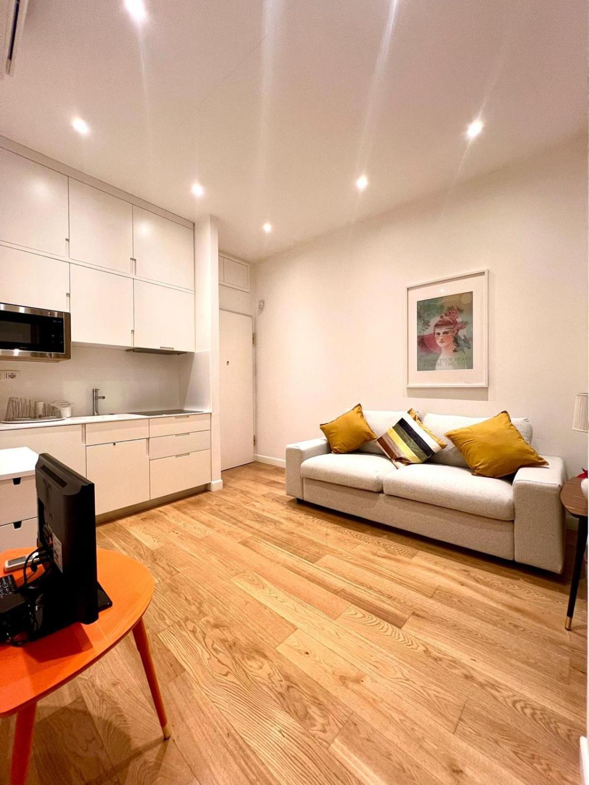 Via Del Corso Home Roma Exterior photo
